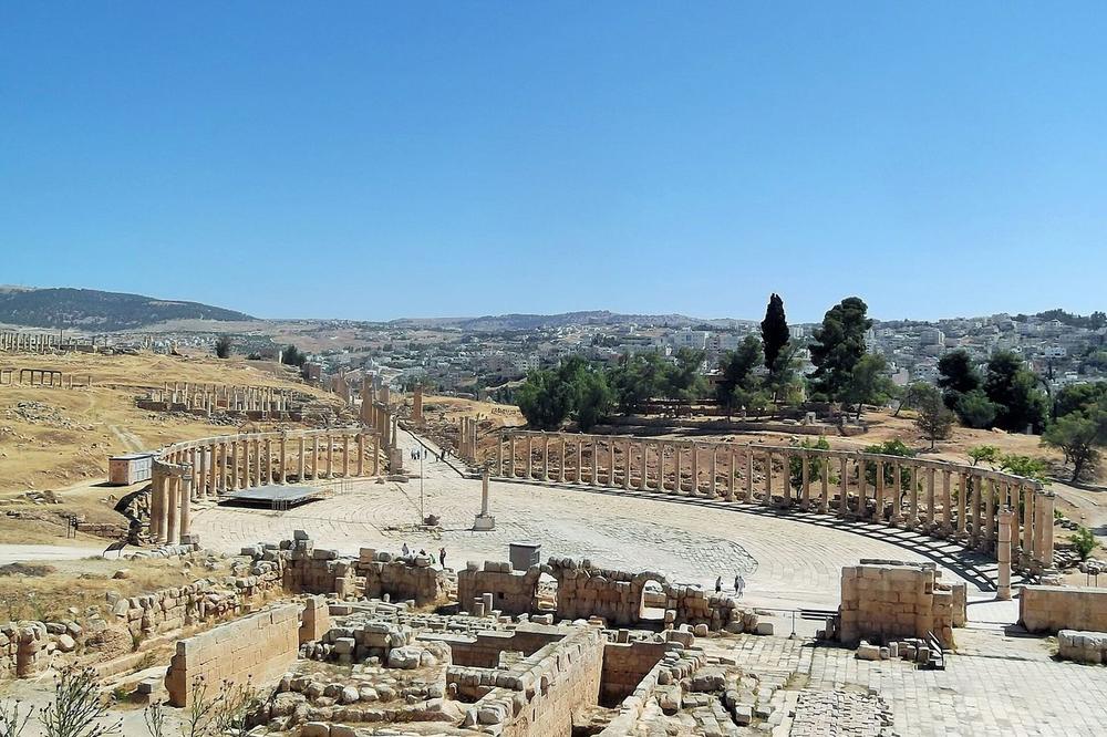 The colonnaded cardo and oval forum at Jerash The colonnaded cardo and oval forum at Jerash